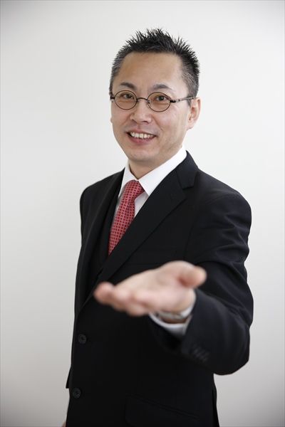 東川仁